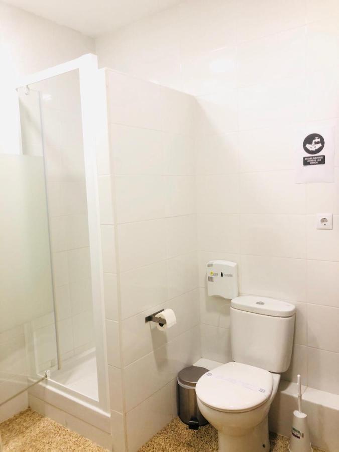 Small Double Room Private External Bathroom,727795300:JPEG