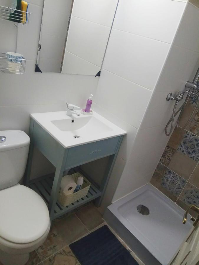 Three-Bedroom Apartment Balcony,1046274574:JPEG