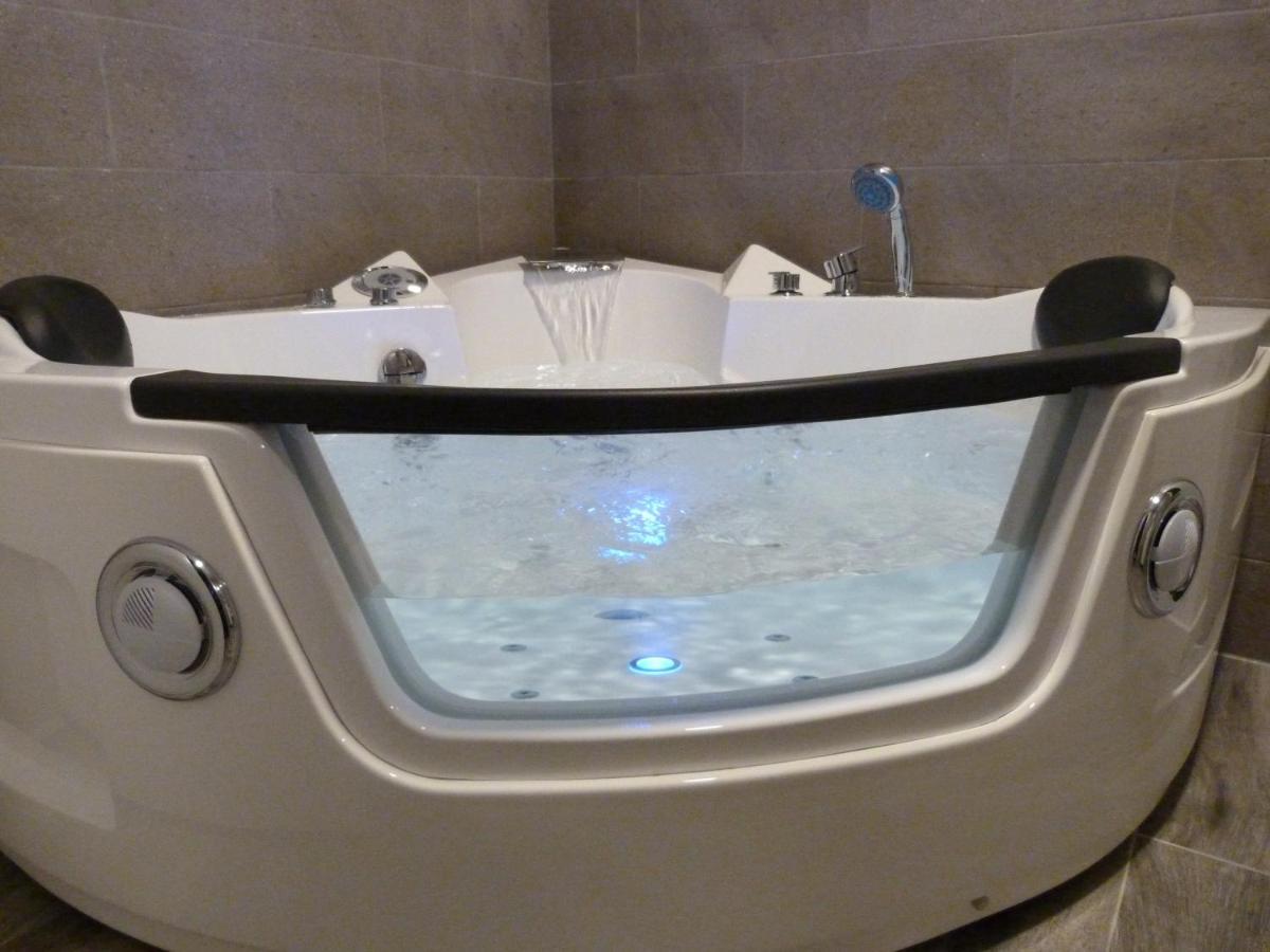 Studio Spa Bath,1063736770:JPEG