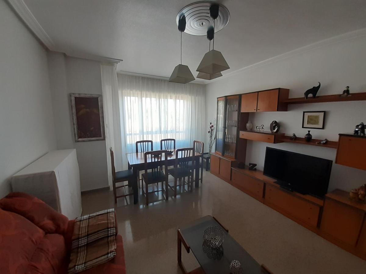 Three-Bedroom Apartment,1073822110:JPEG