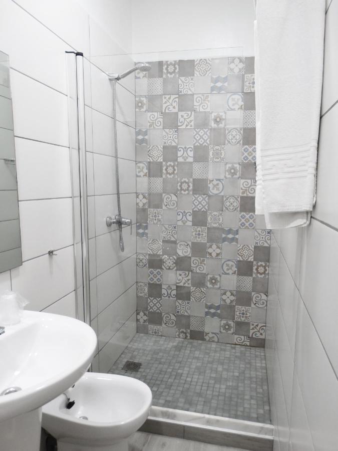 Single Room,1091799717:JPEG