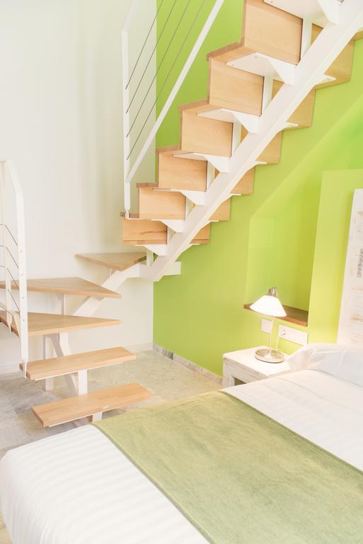 Family Room Terrace,1207665691:JPEG