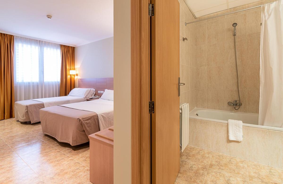 Twin Room,38557357:JPEG