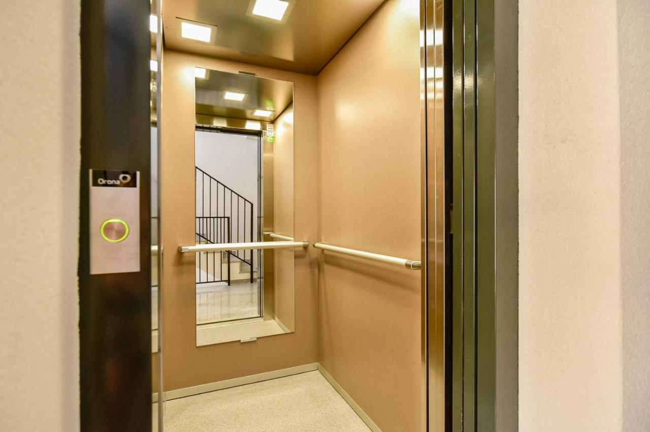 One-Bedroom Apartment,1117239696:JPEG