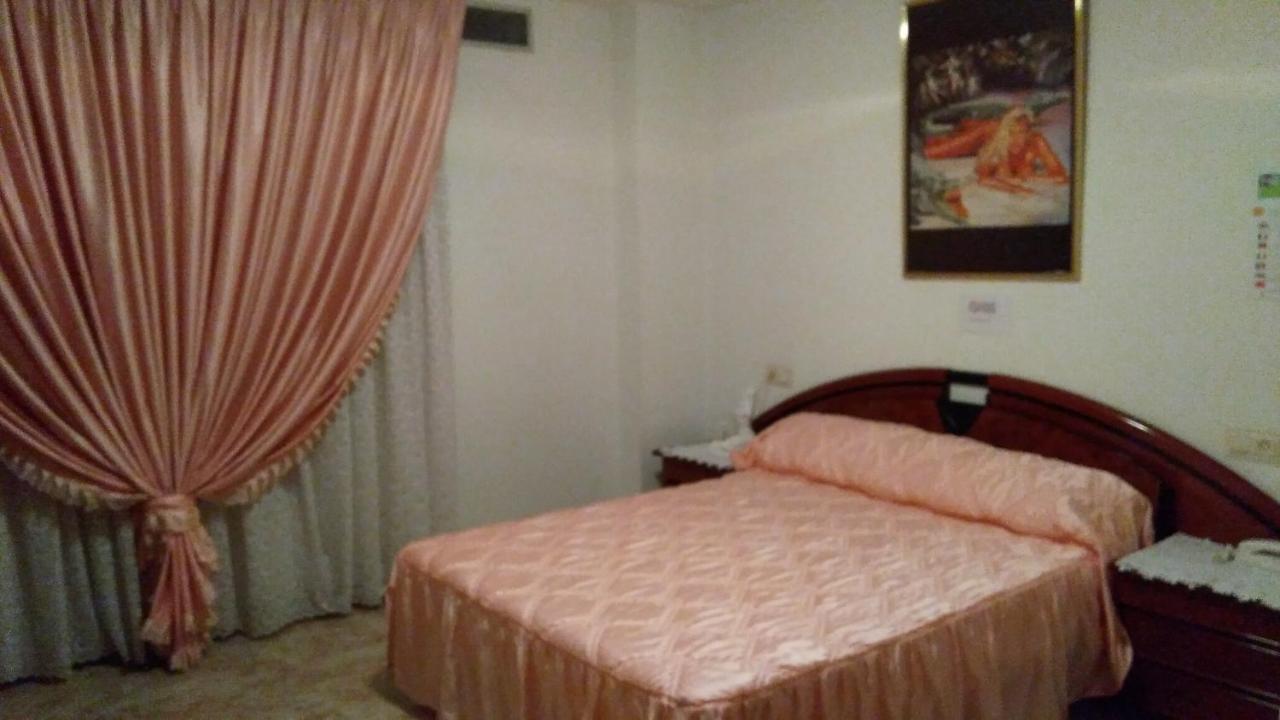 Chambre Lit King-Size avec Baignoire Spa
