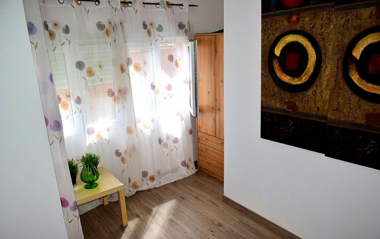 Standard Double Room with Shared Bathroom,1144088404:JPEG