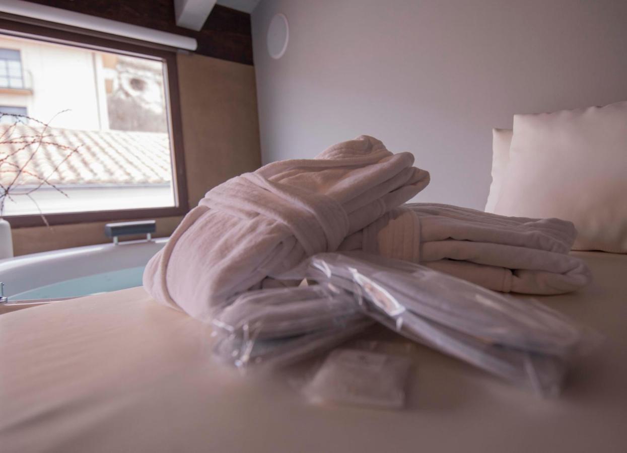 King Suite Spa Bath 4