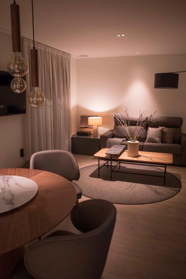 Deluxe King Suite 1