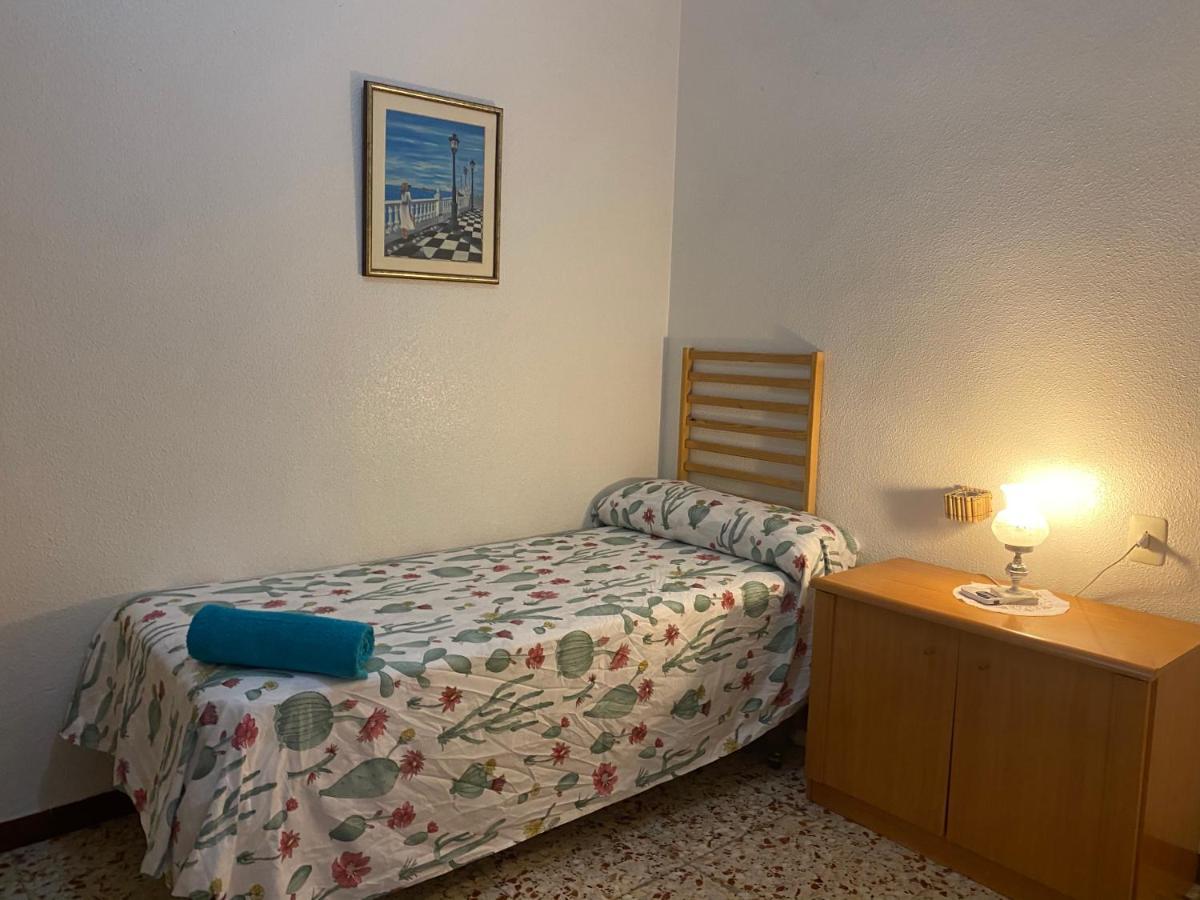 Single Room,1668101618:JPEG