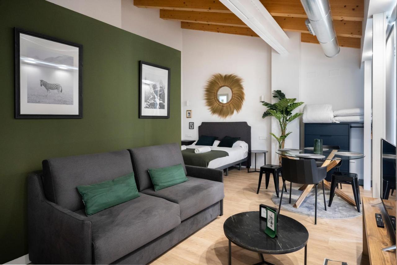 Apartment Terrace,1175403469:JPEG