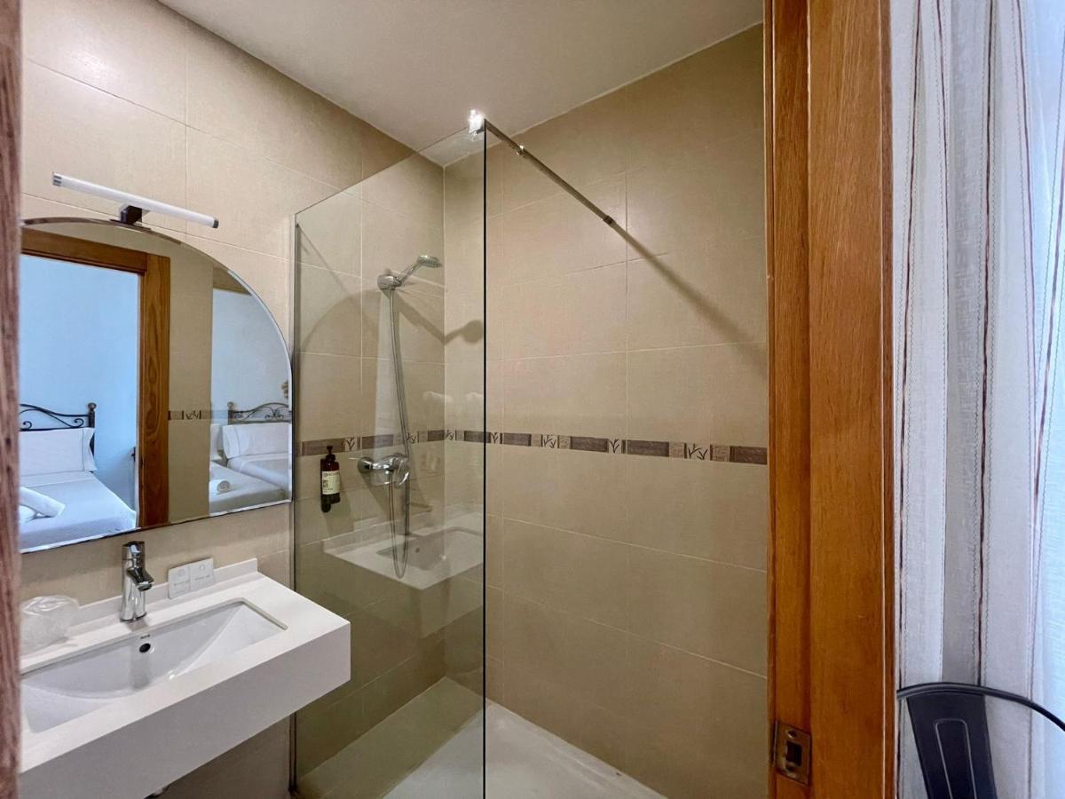 Double or Twin Room,1199935414:JPEG