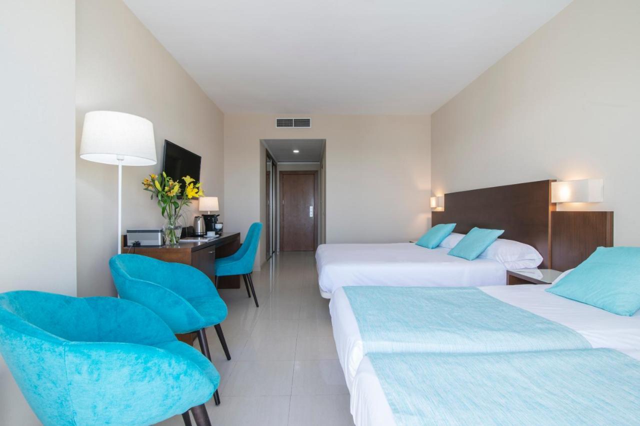 Quadruple Room balcony Sea View