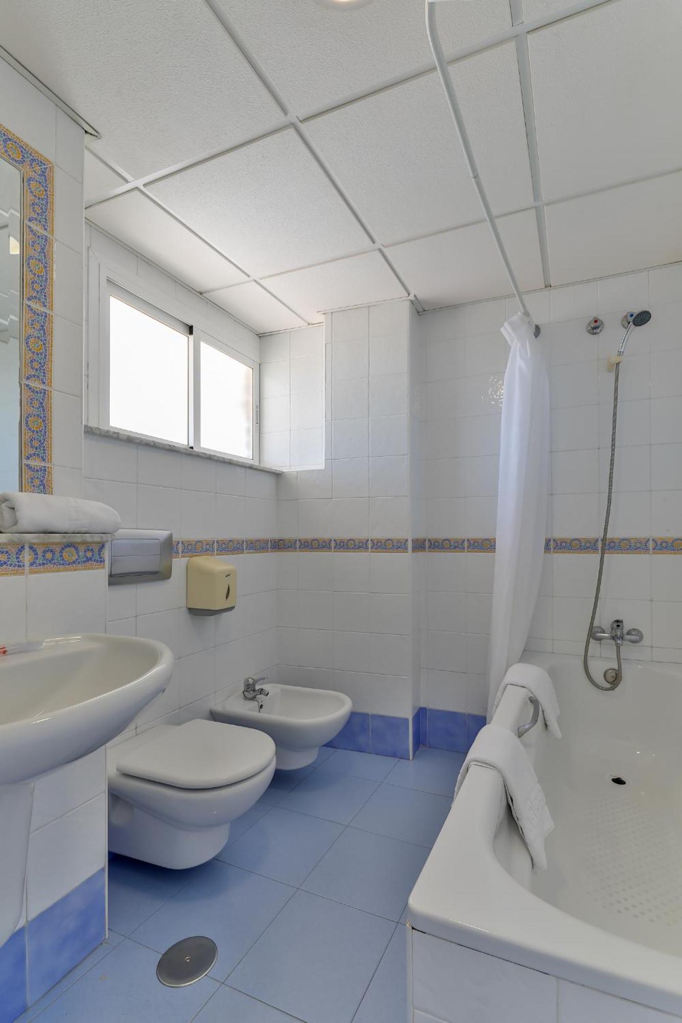 Family Room,1214567218:JPEG