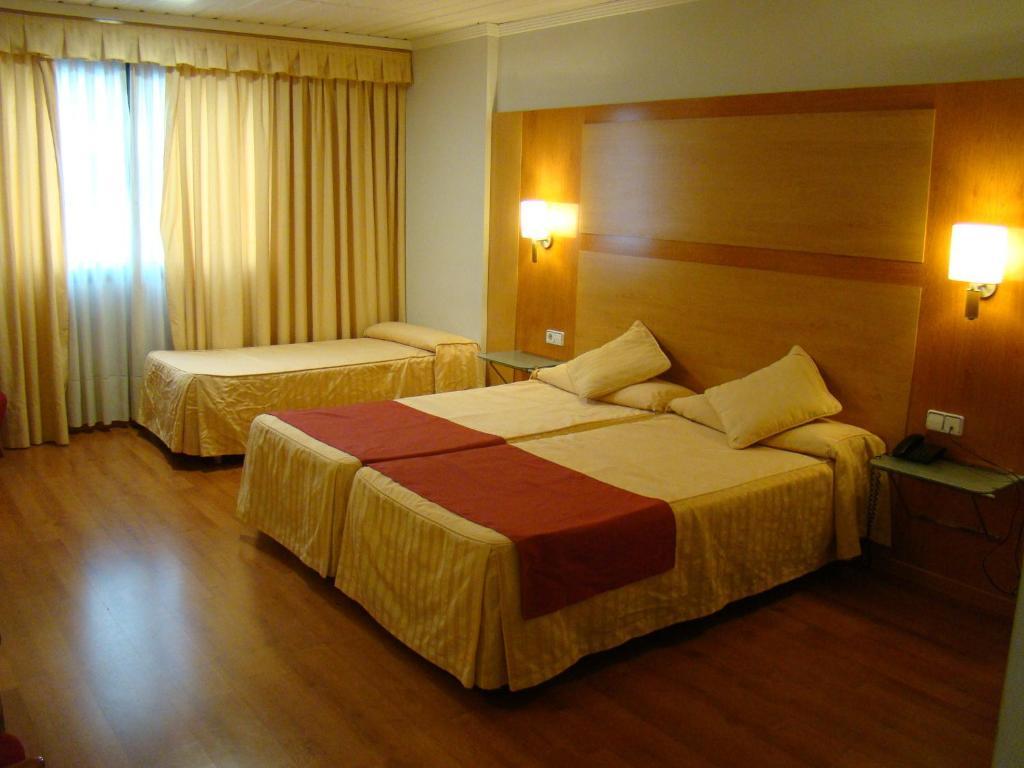 Triple Room,943222804:JPEG