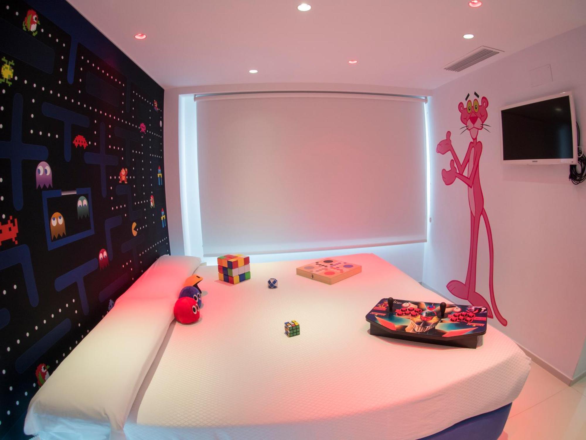 Family Room,1395382982:JPEG