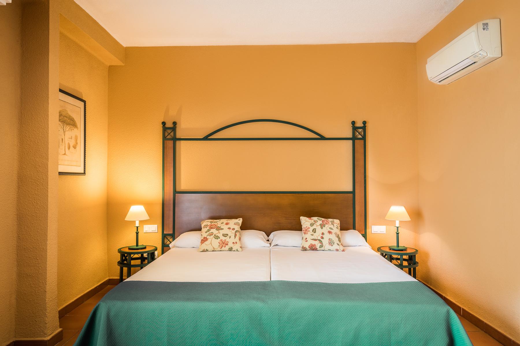 Chambre Lits Jumeaux - Vue sur Piscine