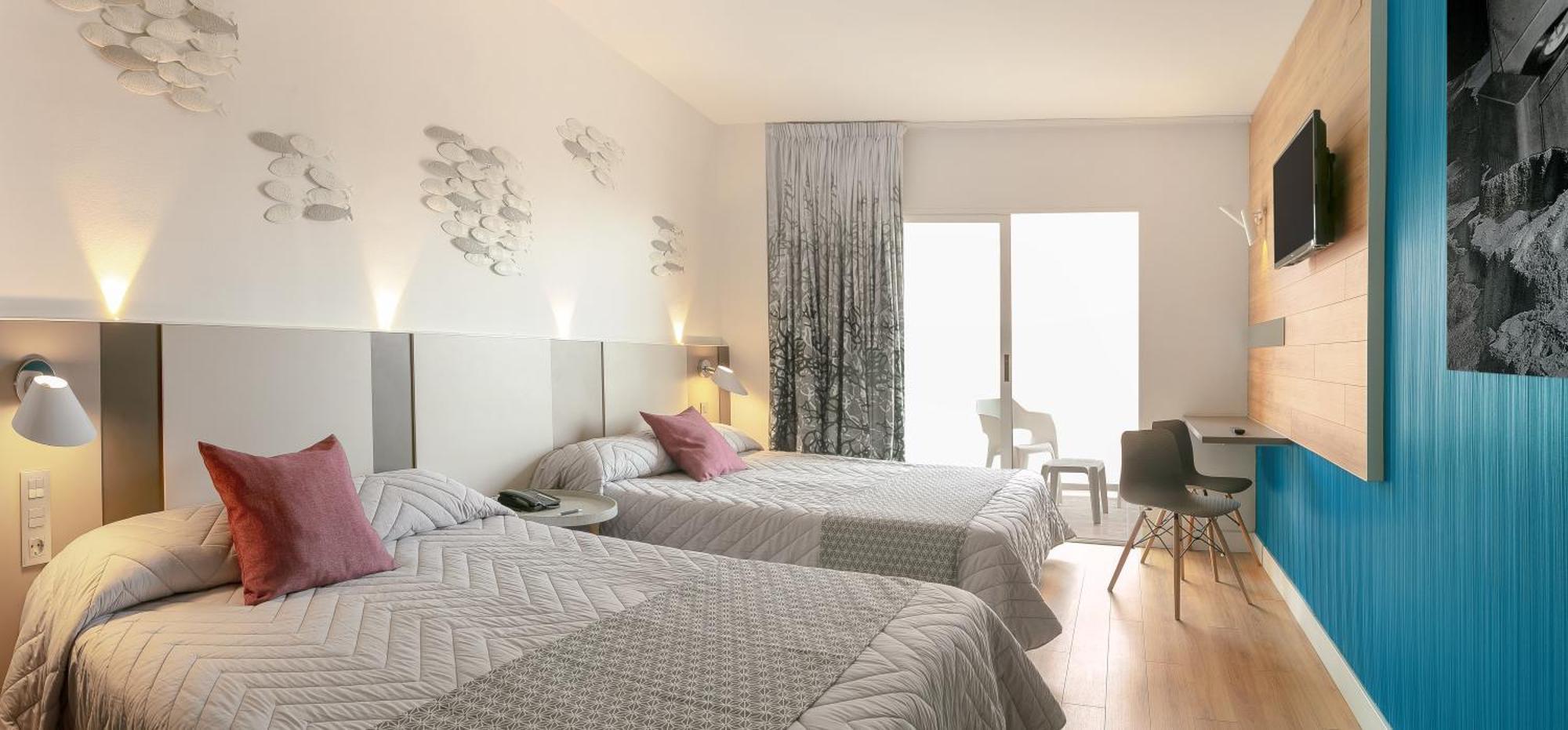 Chambre Familiale Supérieure (2 Adultes + 1 Enfant)