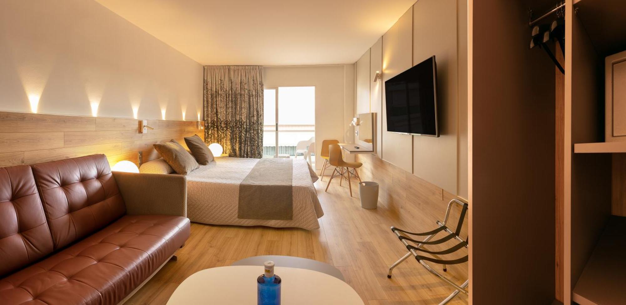 Suite Junior (2 Adultes + 1 Enfant)