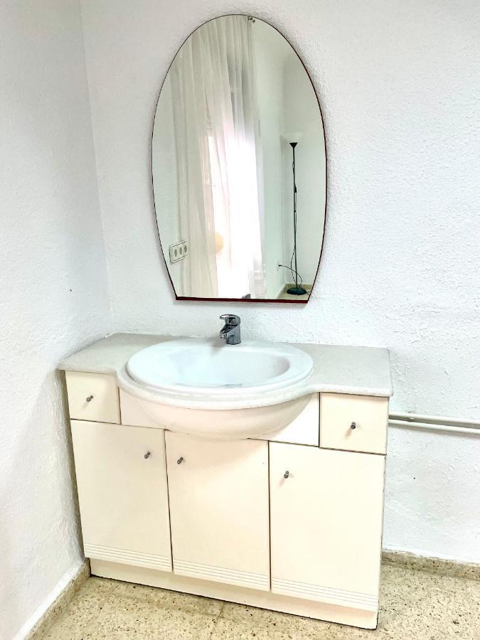 Deluxe Double Room Shower,1314165019:JPEG
