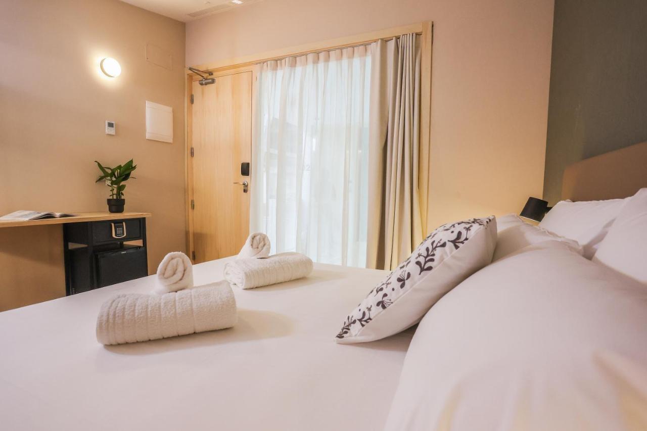 Large Double Room,1315846843:JPEG