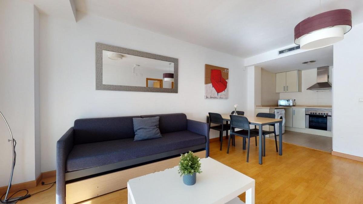 One-Bedroom Apartment,1319788924:JPEG