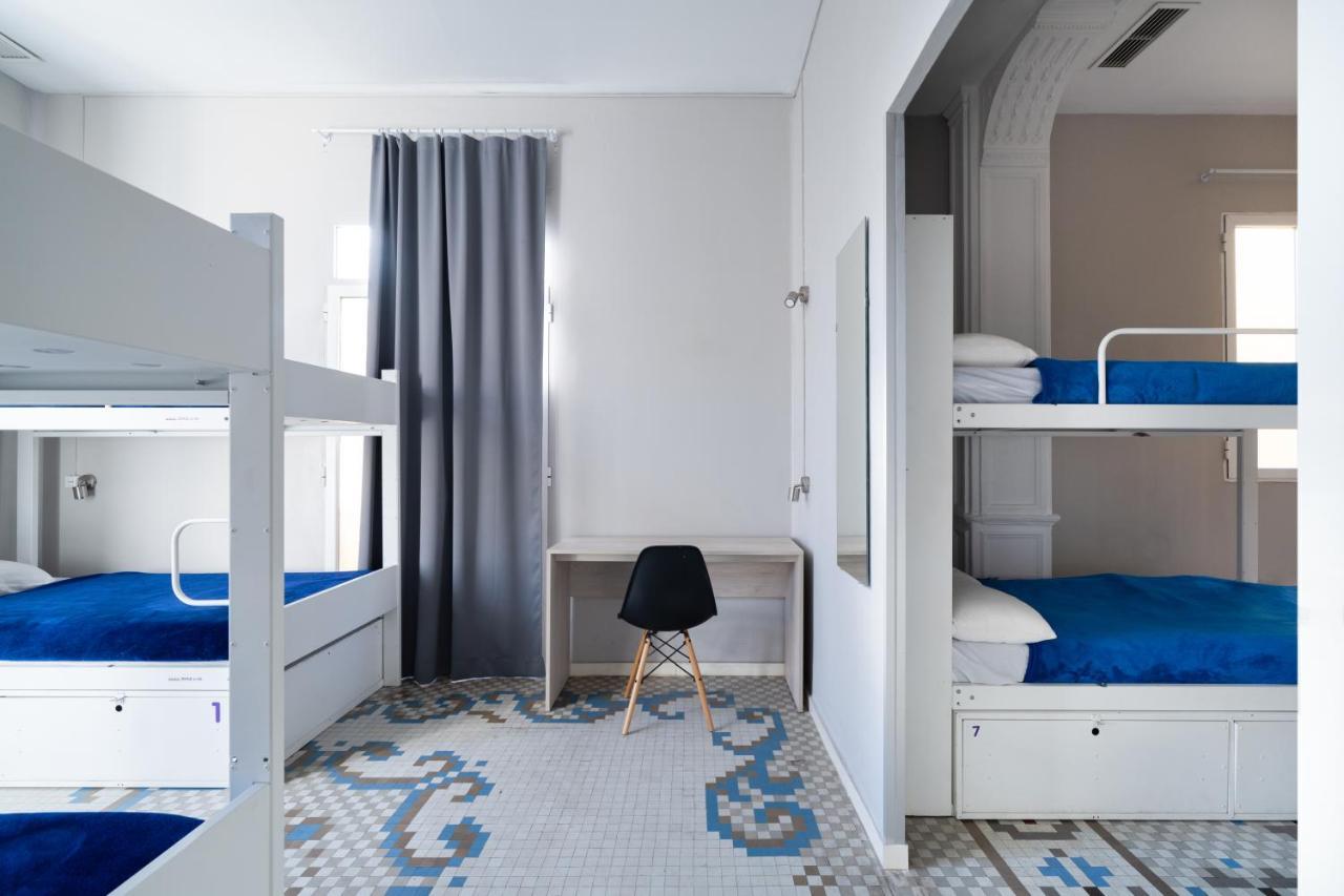 1 Bed an 8-Bed Mixed Dorm