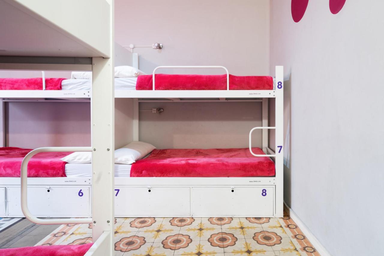 1 Bed an 8-Bed Mixed Dorm