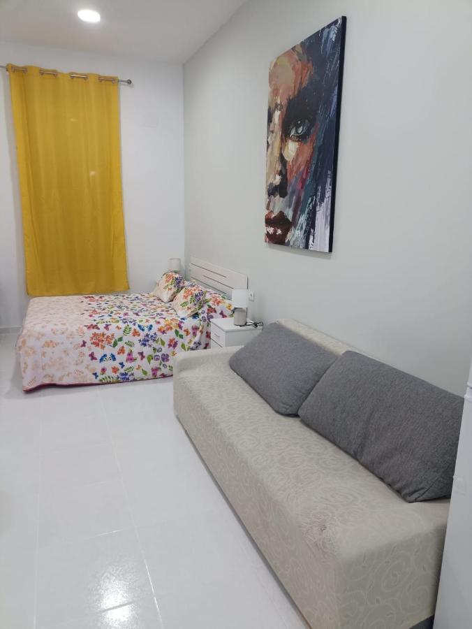 Studio met Kingsize Bed en Slaapbank