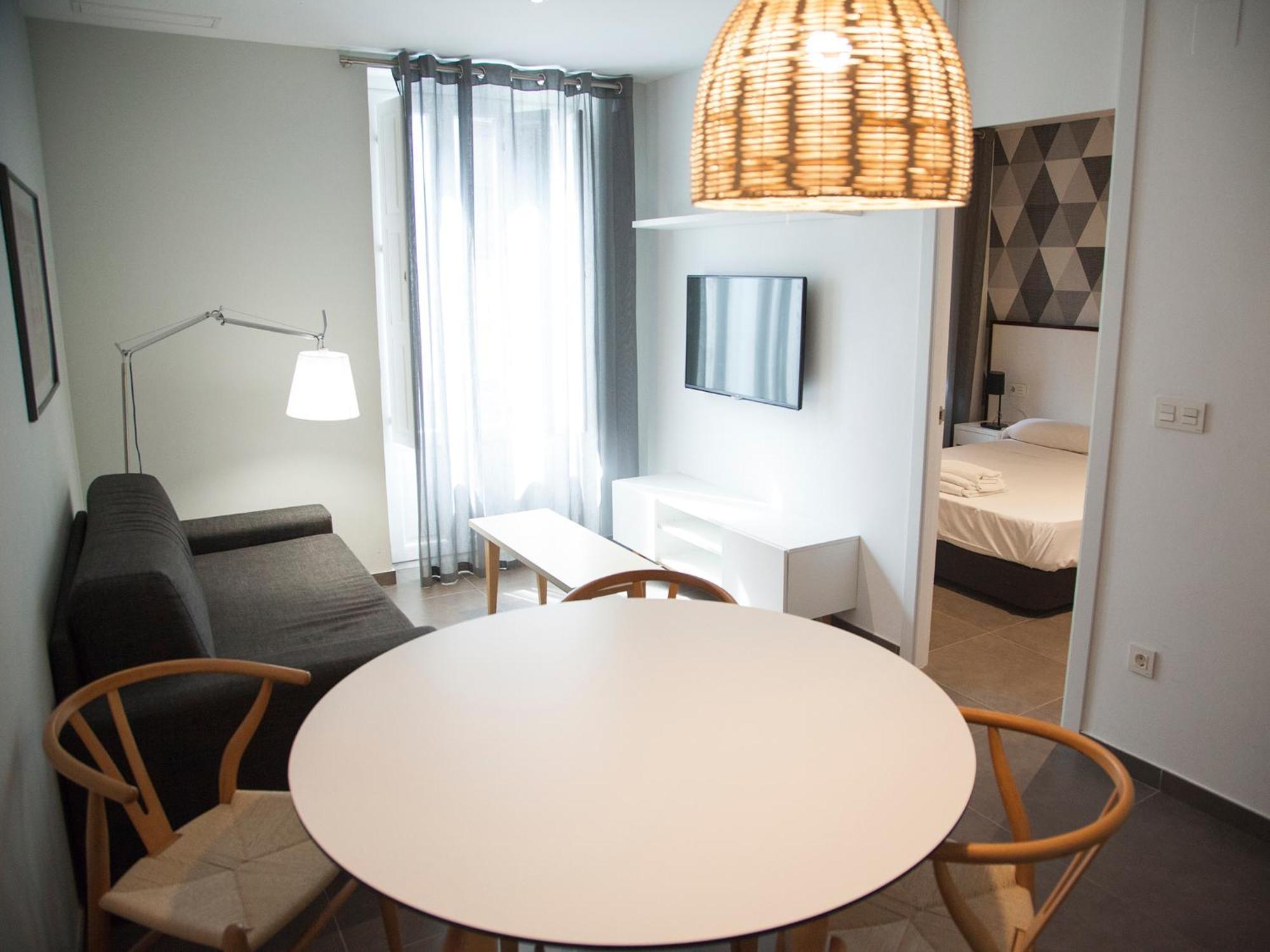 One-Bedroom Apartment,1443267925:JPEG