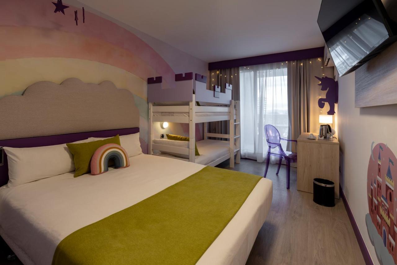 Superior Quadruple Room,1498604668:JPEG