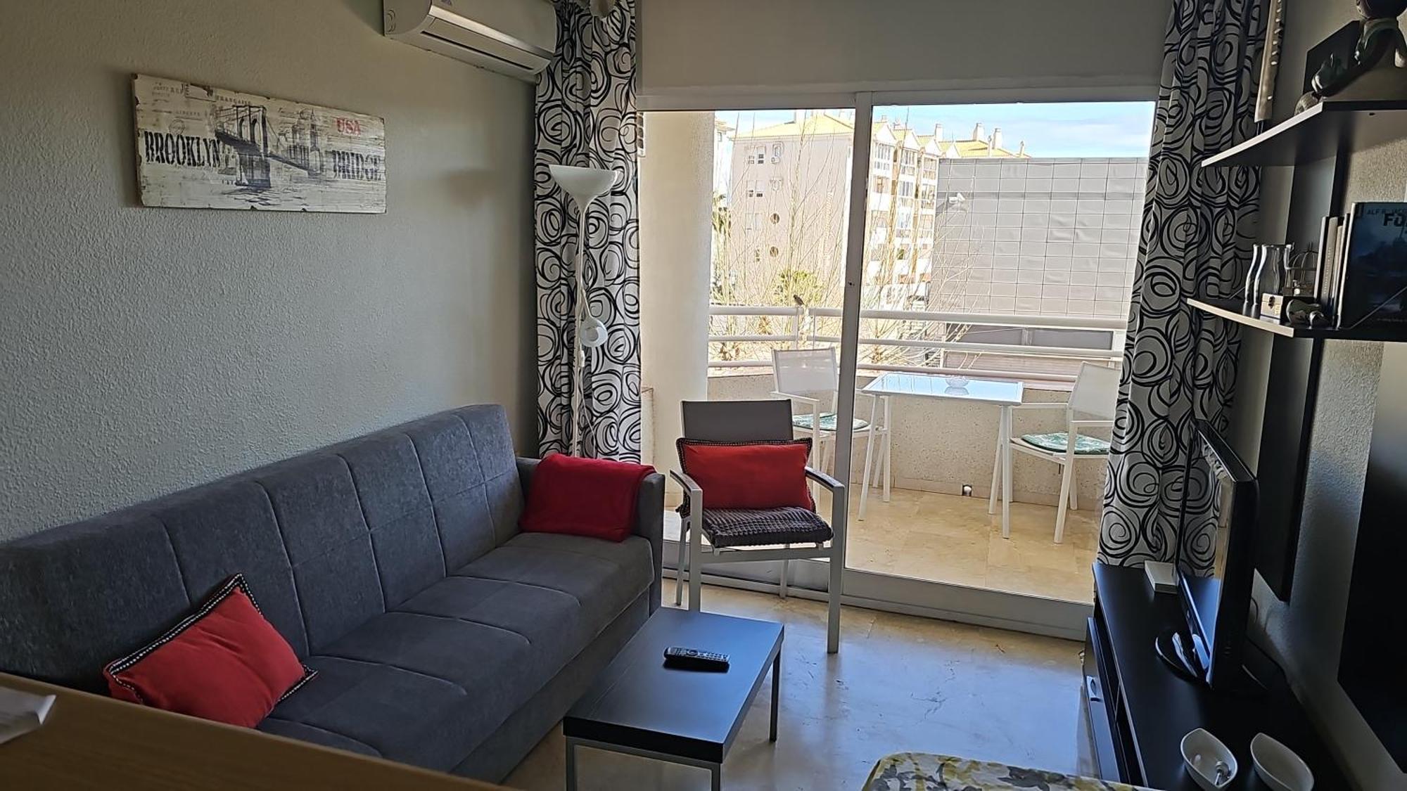 Apartment Balcony,1499342968:JPEG
