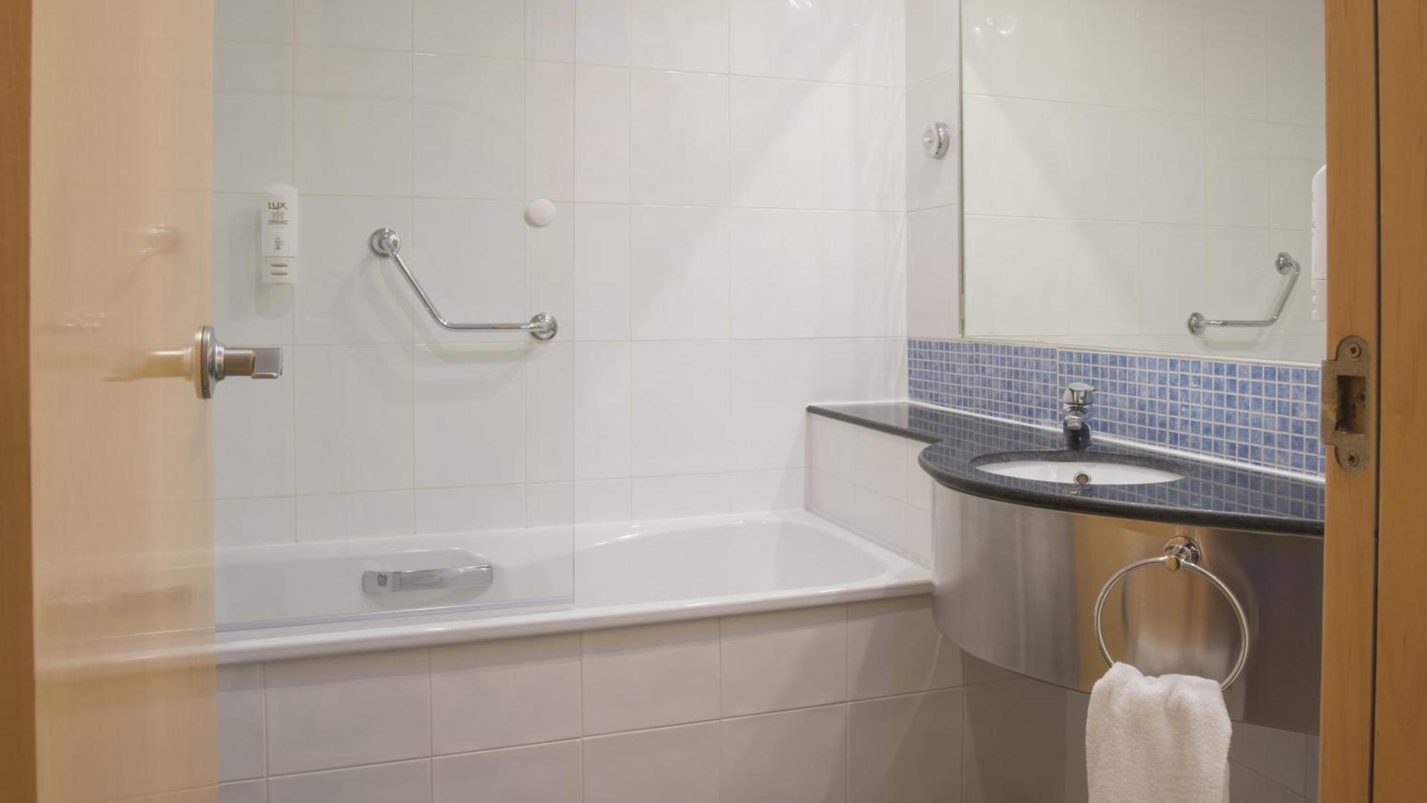 Standard Room,1272875311:JPEG
