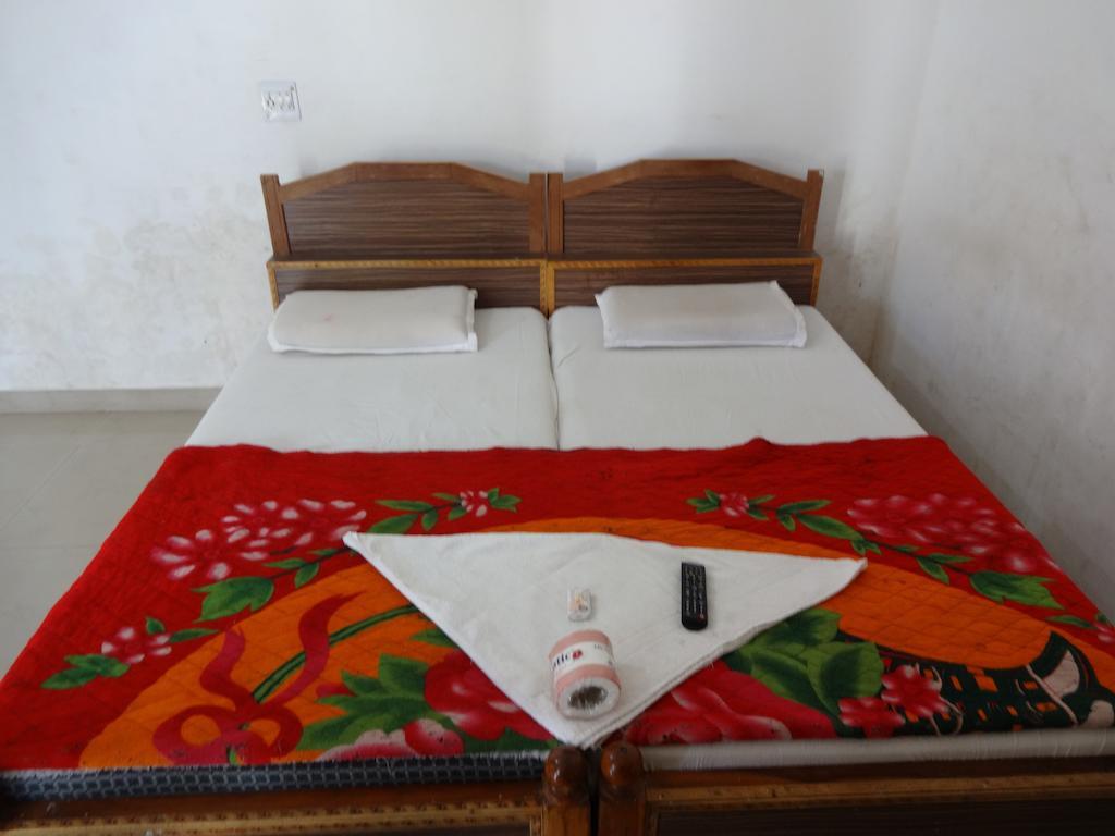 Queen Room,232793929:JPEG