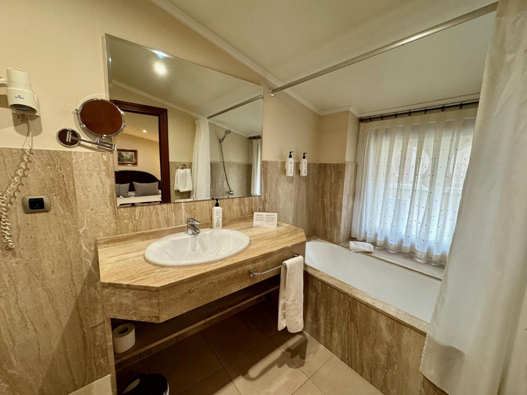 Double Room,1521467209:JPEG