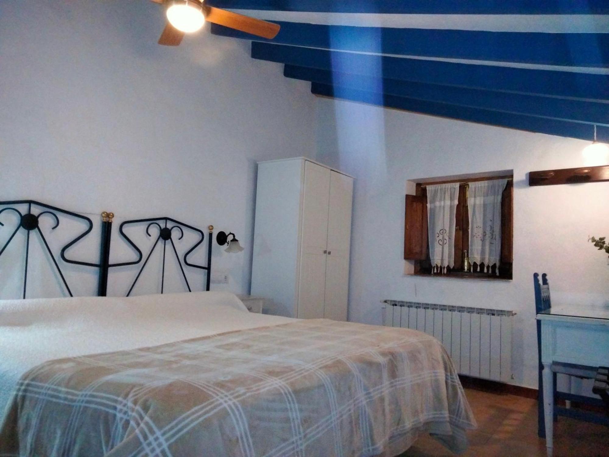 Twin Room,1531706551:JPEG