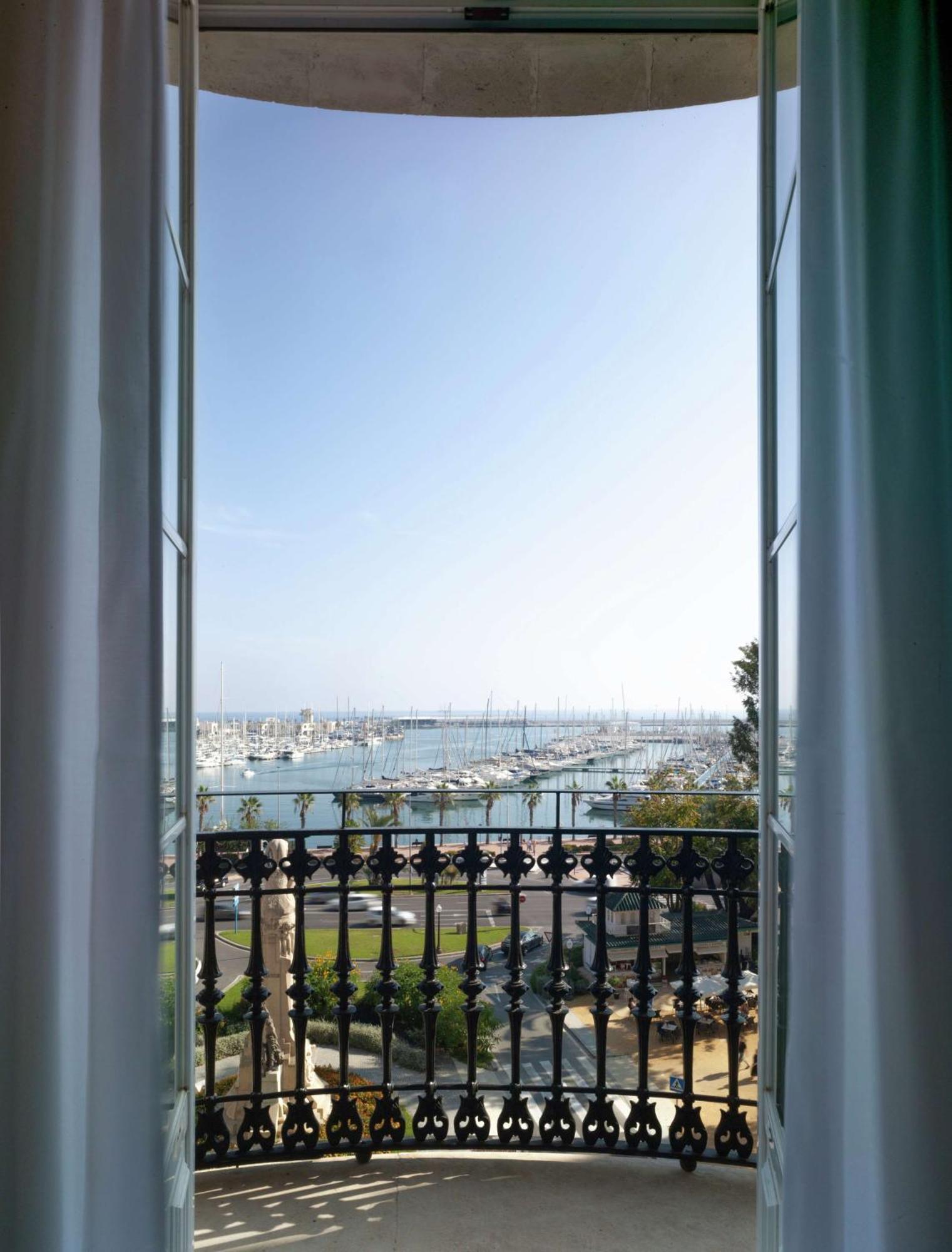 Joaquin Room Sea View