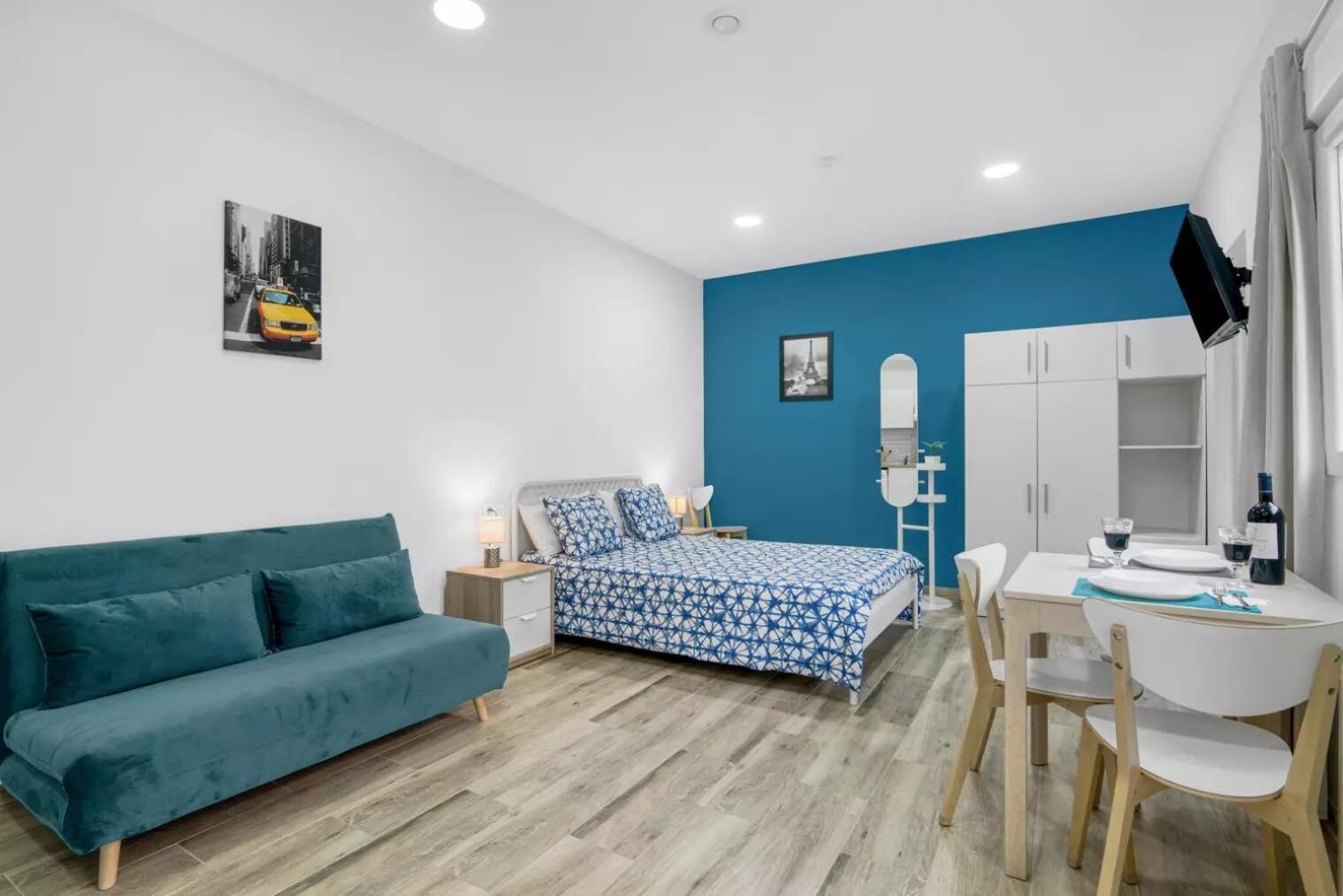 Studio with Balcony,1556462563:JPEG