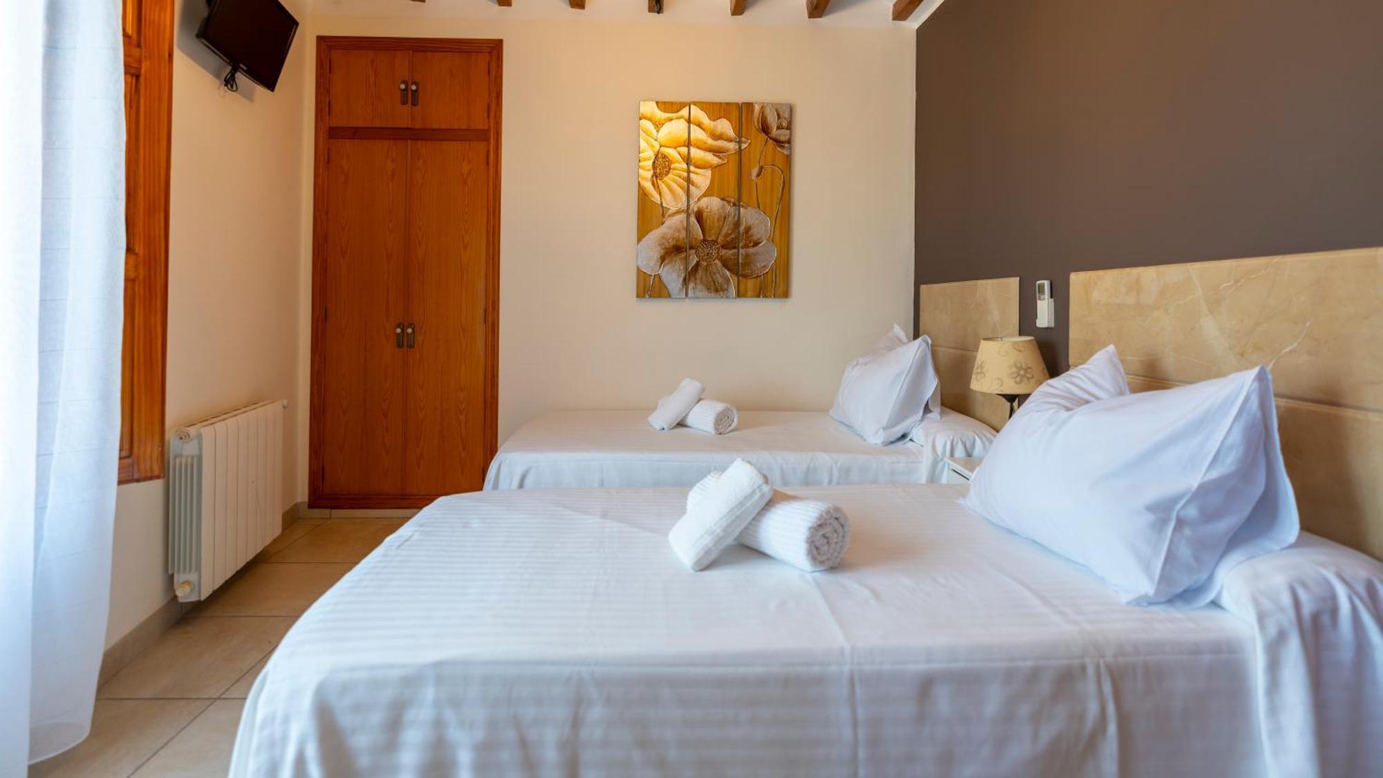 Double or Twin Room,1556467219:JPEG