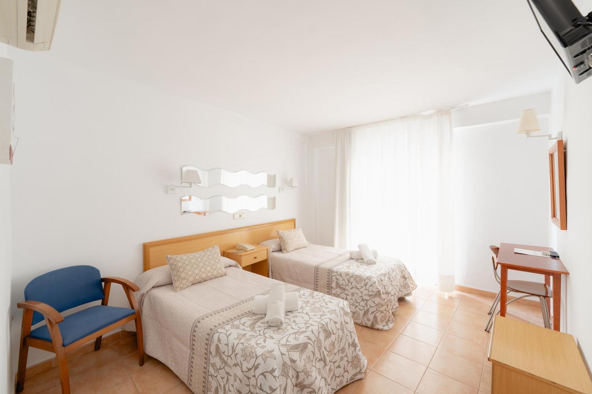 Double or Twin Room,1580324741:JPEG