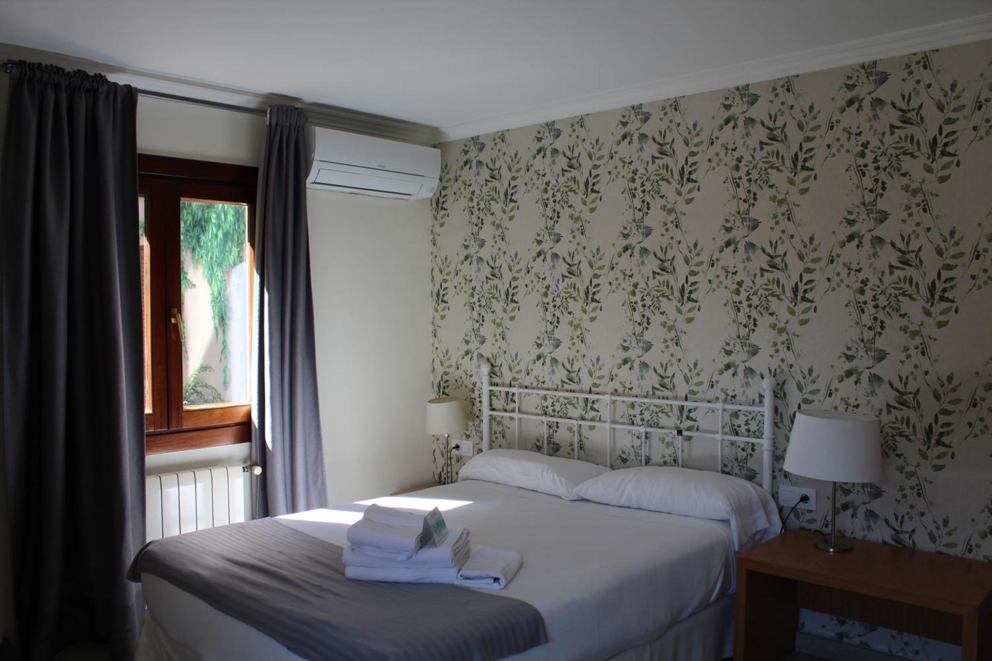 Double or Twin Room,1543244947:JPEG