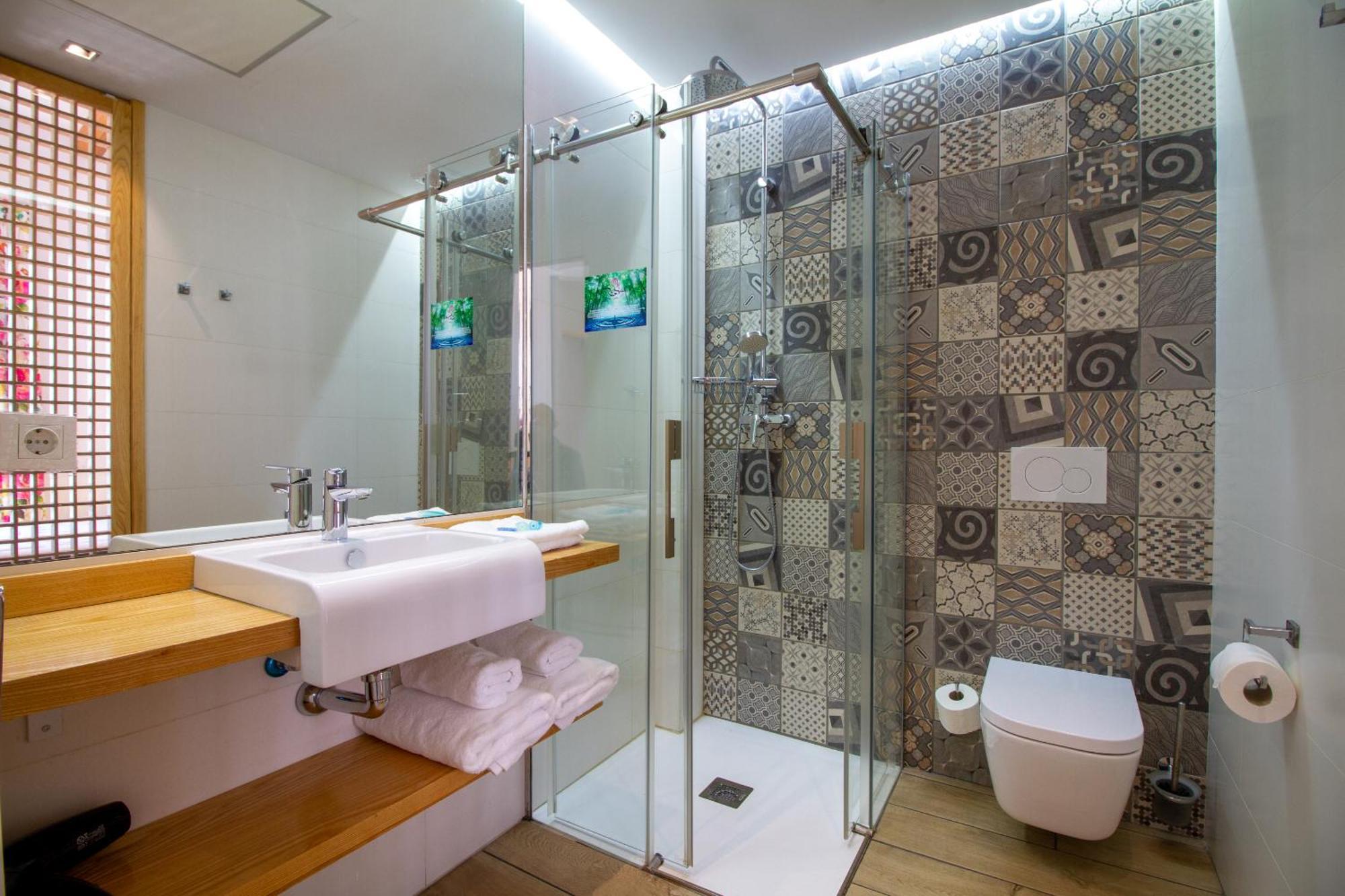 Double Room Private Bathroom,1586863614:JPEG