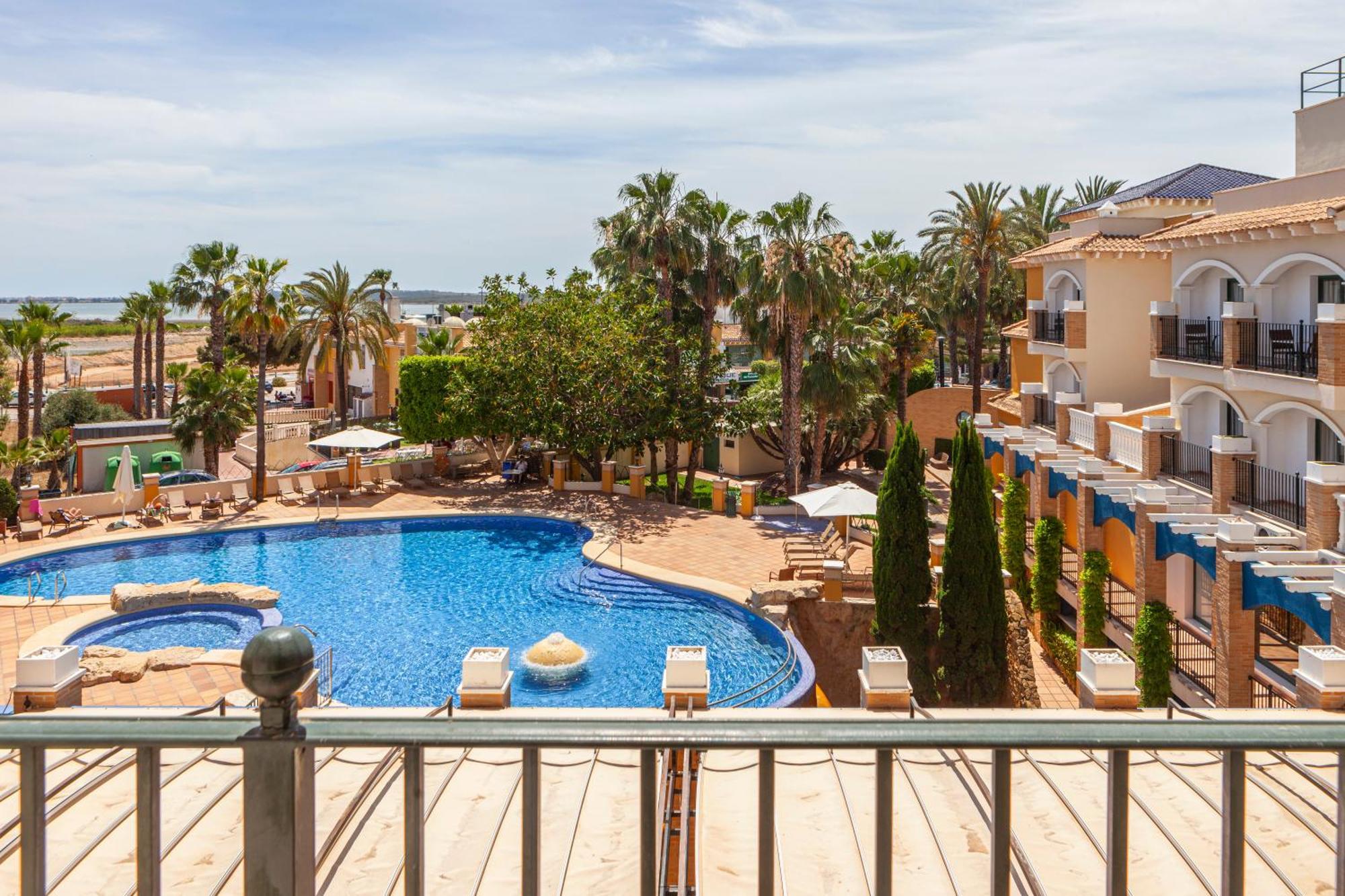 Twin Room Pool View,1756402171:JPEG
