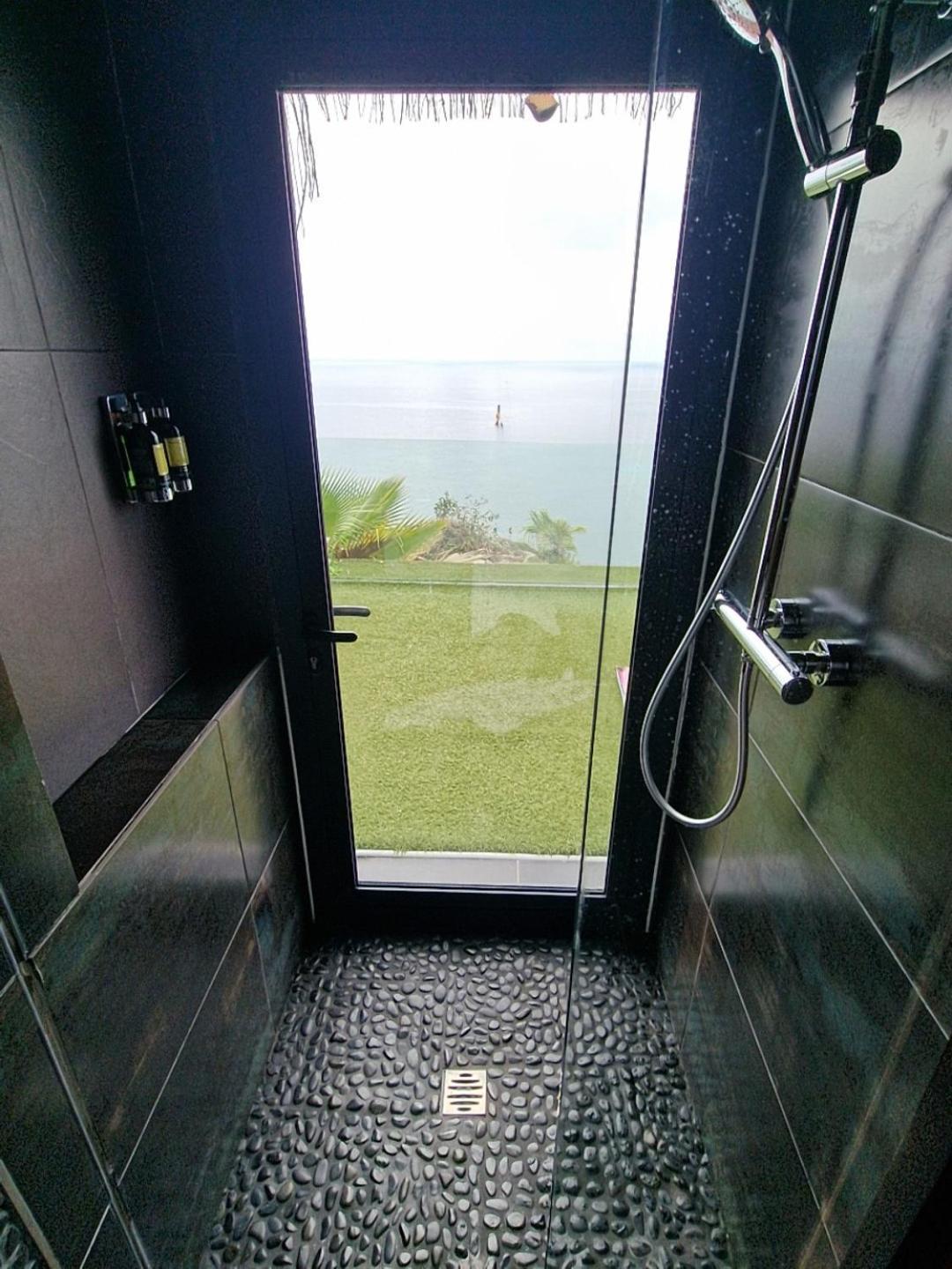 One-Bedroom Apartment Sea View Terrace,1600176239:JPEG