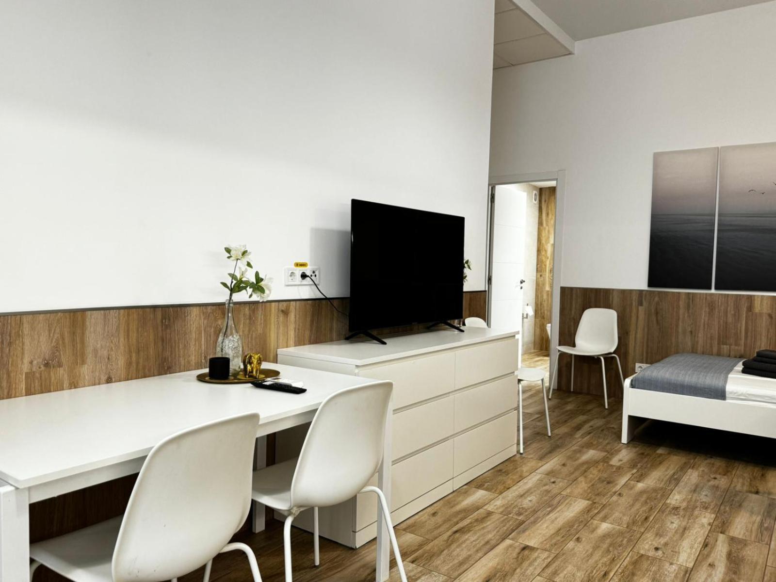 Studio Apartment,1605528840:JPEG