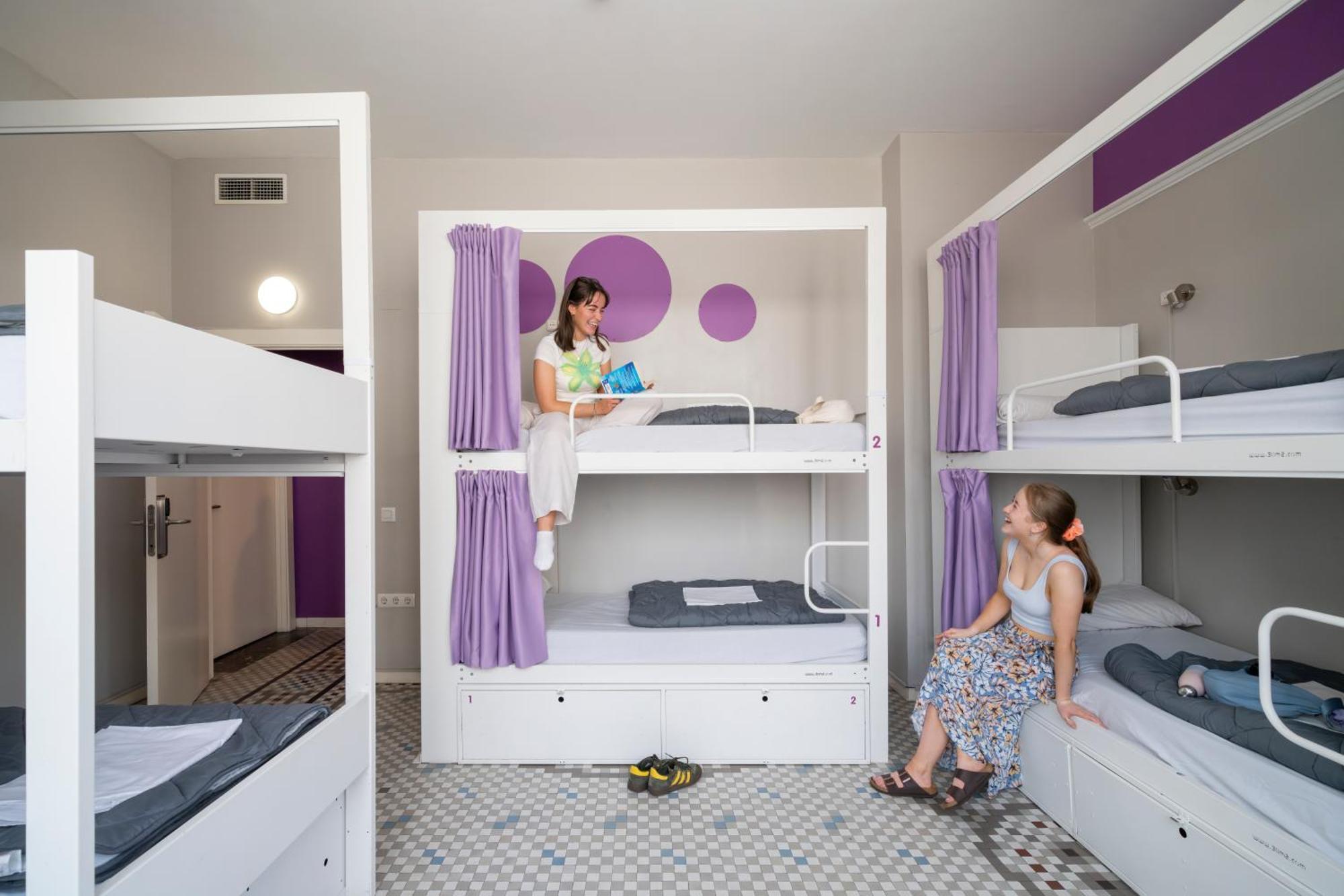 1 Bed an 8-Bed Mixed Dorm