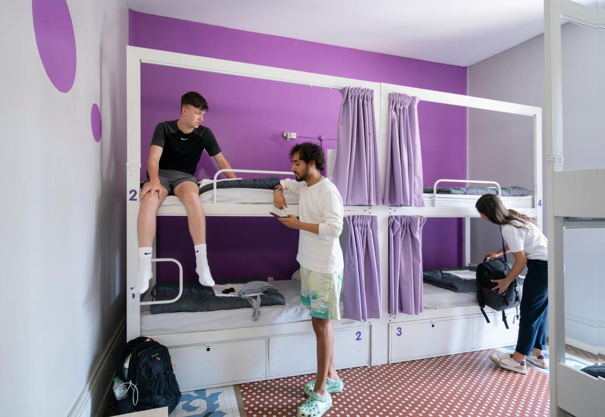1 Bed an 8-Bed Mixed Dorm