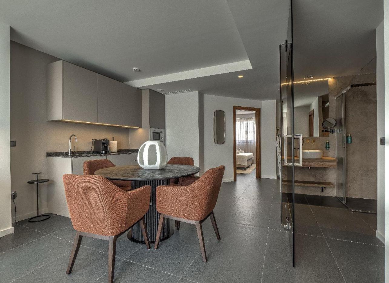 Two-Bedroom Deluxe Apartment Balcony,1616229064:JPEG