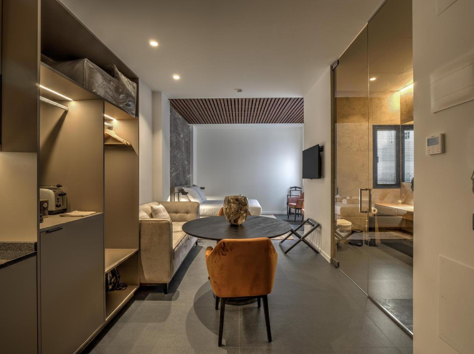 Large Double Room,1618457425:JPEG