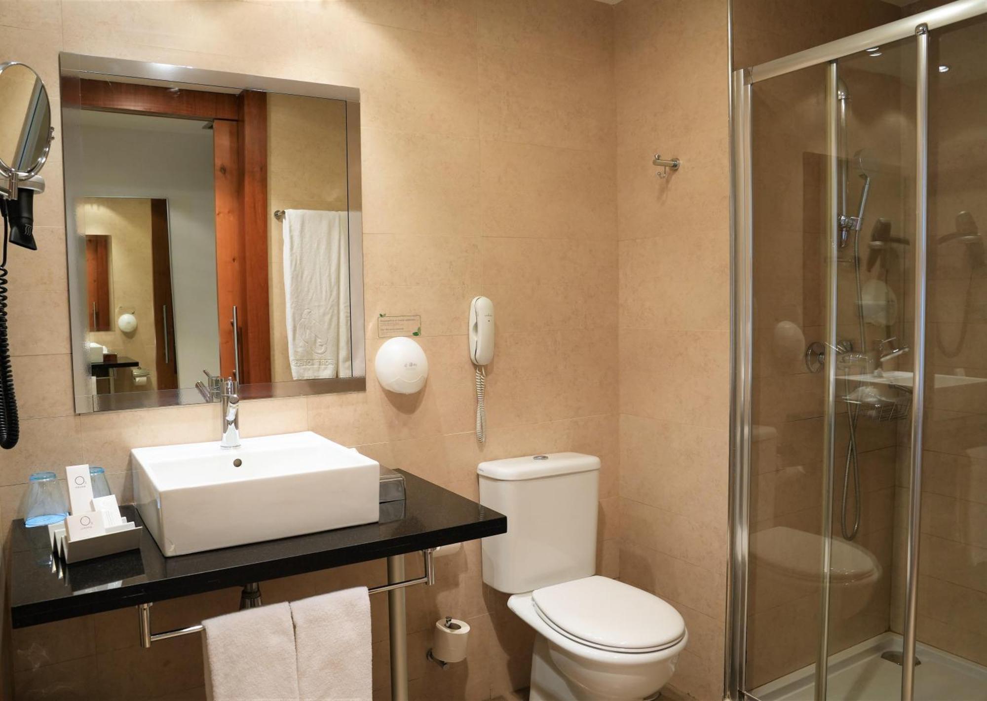 Premium Double or Twin Room with Airport Transfer (2 Adults),1636734964:JPEG