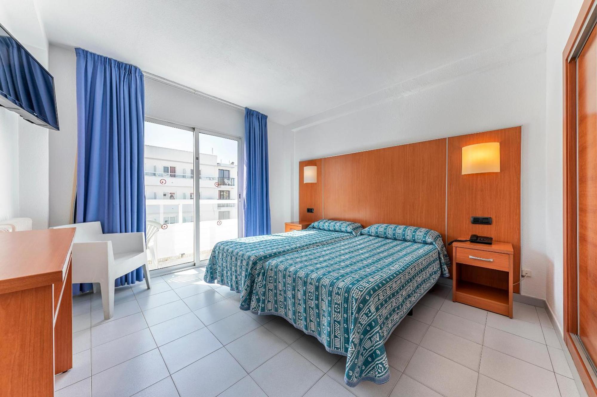 Budget Double or Twin Room 2,1636739968:JPEG